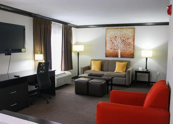 Parkwood Inn & Suites