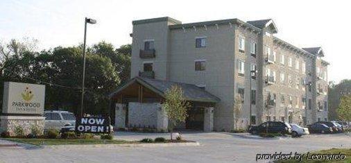 Hotel Parkwood &